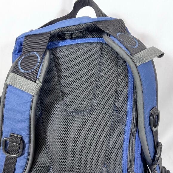 CamelBak Cloud Walker 18 Hydration Backpack No Bladder Used - Picture 8 of 13